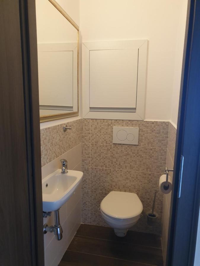 Apartman Valentin Apartment Komarno Bagian luar foto