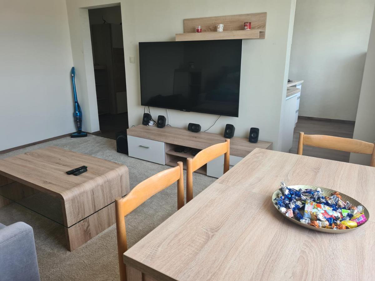 Apartman Valentin Apartment Komarno Bagian luar foto